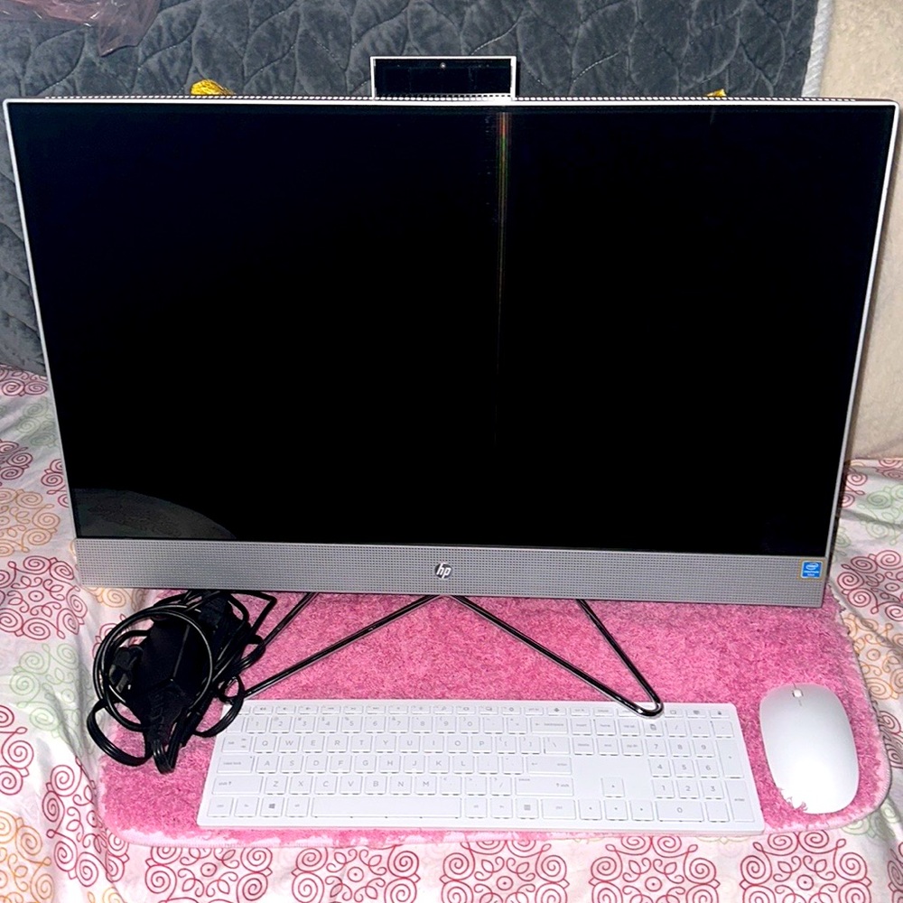 Hp - 27-touch screen all in one 12 GB memory Silver.